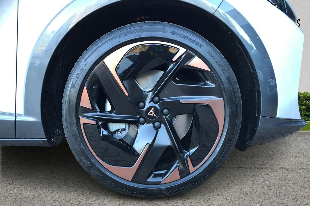 Cupra Tavascan V2 White #35
