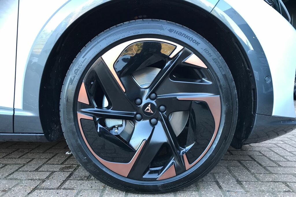Cupra Tavascan V2 White #53