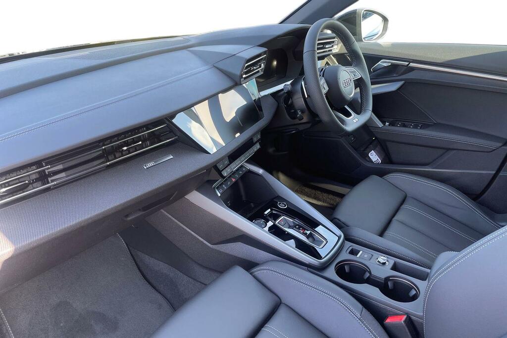 Audi A3 Audi A3 Sportback 1.5 Tfsi E 204 Black Edition Black #2