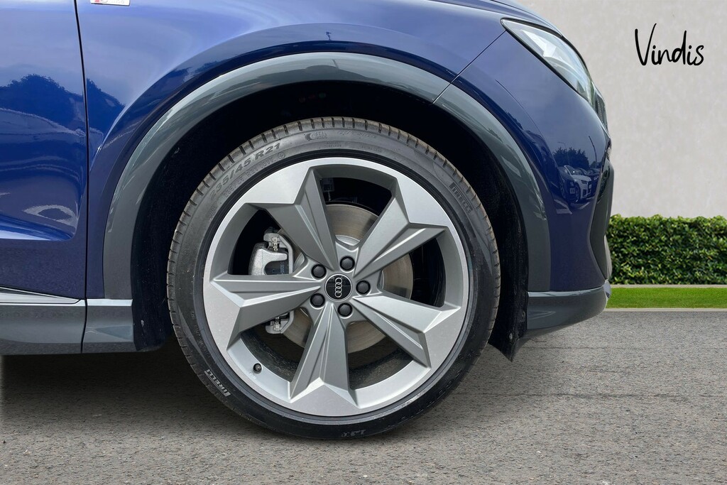 Audi Q4 E Tron Audi Q4 E-tron Estate 210Kw 45 Quattro 82Kwh Black Blue #5