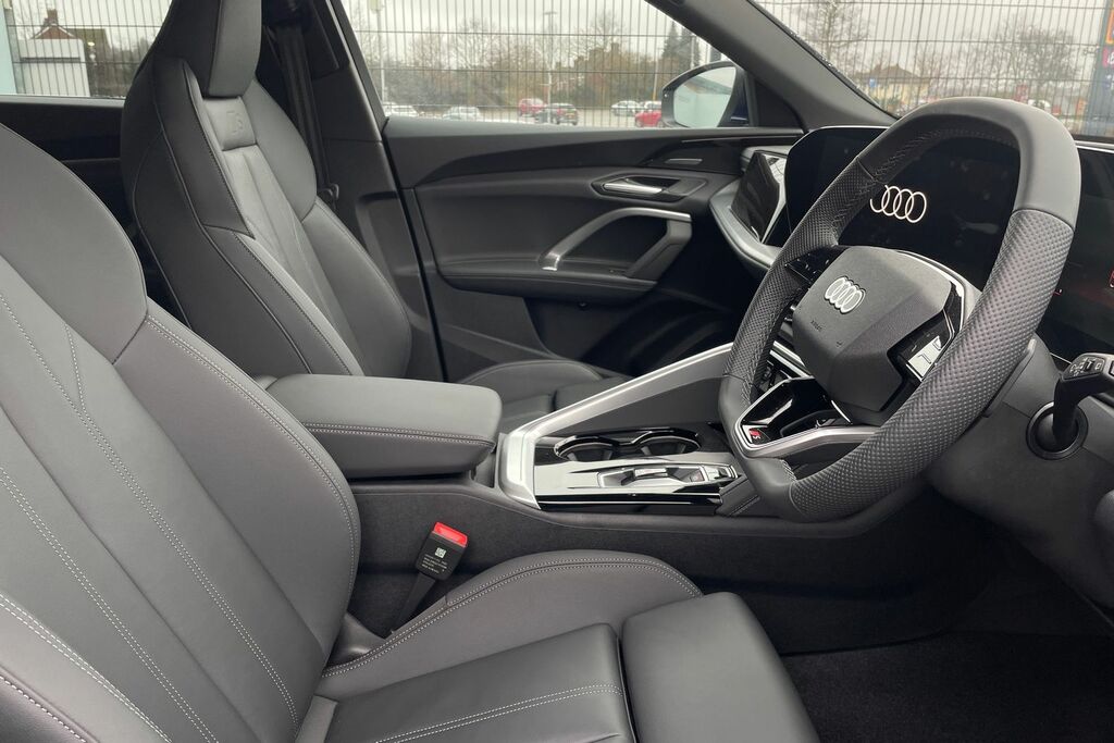 Audi Q5 Edition 1 Black #14