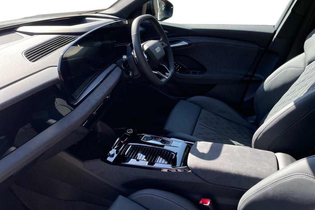 Audi Q6 E-Tron Audi Q6 E-tron Estate 225Kw Performance 100Kwh Bla Grey #2