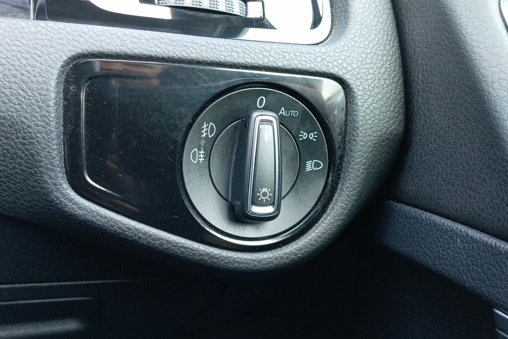 Volkswagen Golf Hatchback Black #20