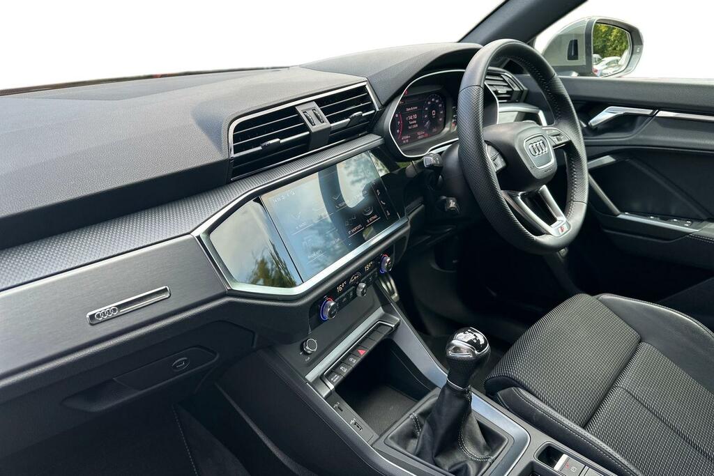 Audi Q3 Audi Q3 S Line 35 Tfsi 150 Ps 6-Speed AU69OGV Grey #2