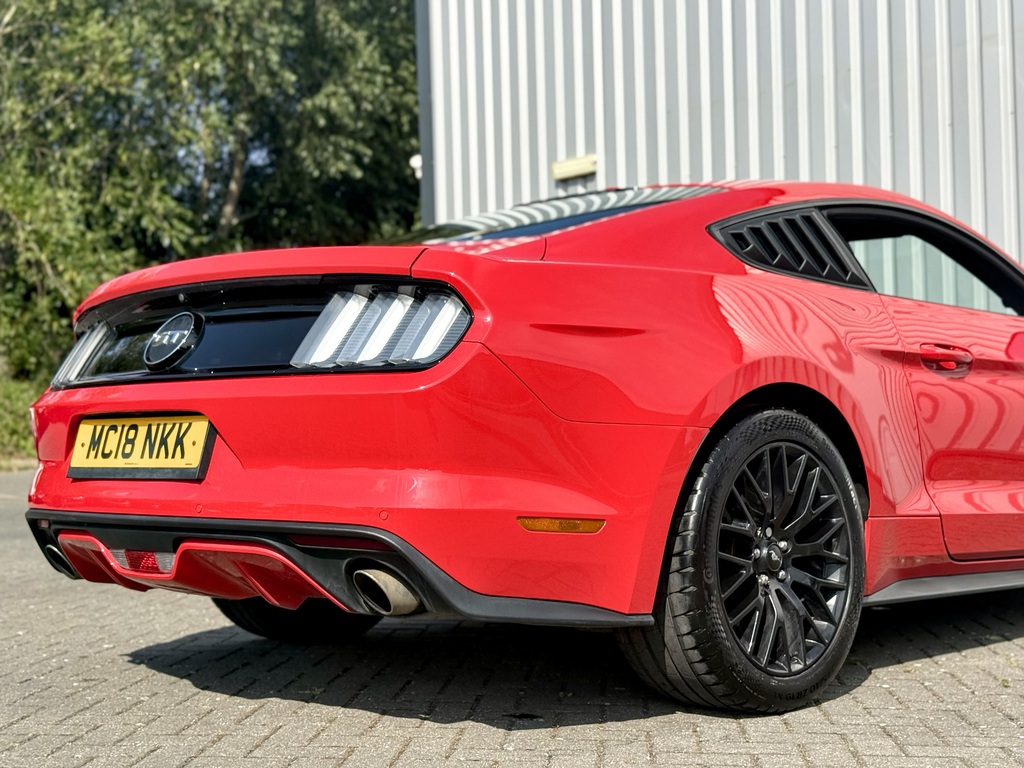 Ford Mustang Mustang Gt White #26