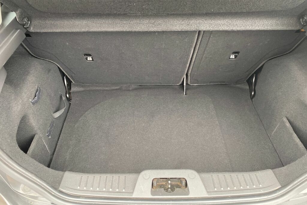 Ford Fiesta 1.6 T White #9