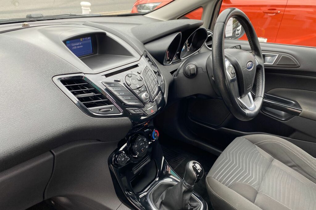 Ford Fiesta 1.6 T White #30