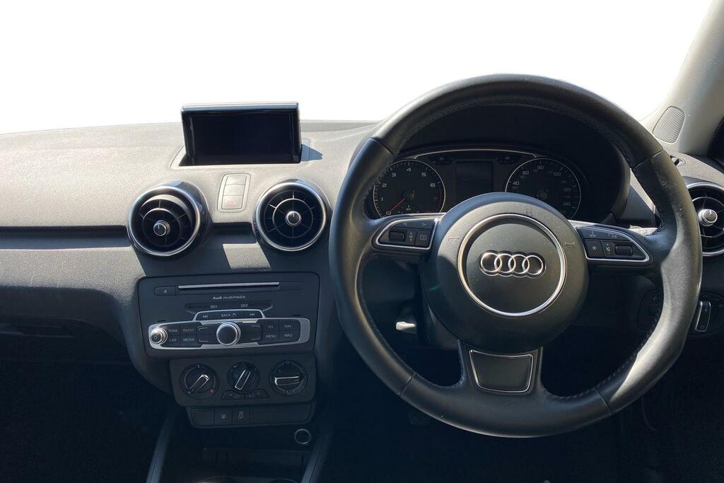 Audi A1 Sportback Tdi Sport Red #12