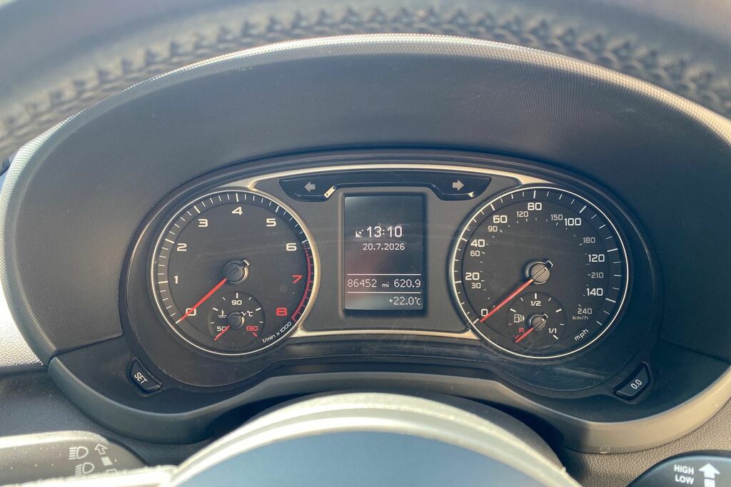 Audi A1 Sportback Tdi Sport Red #21