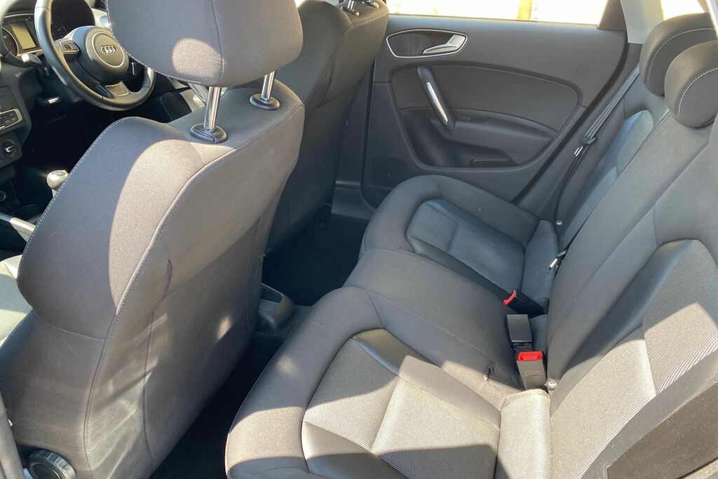 Audi A1 Sportback Tdi Sport Red #30