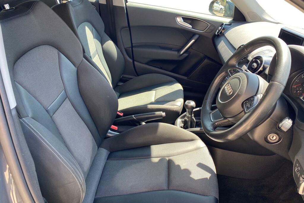 Audi A1 Sportback Tdi Sport Red #14