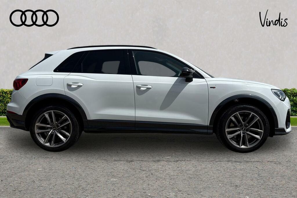 Audi Q3 Audi Q3 Black Edition 40 Tfsi Quattro 190 Ps S Tro AP22EAG White #4