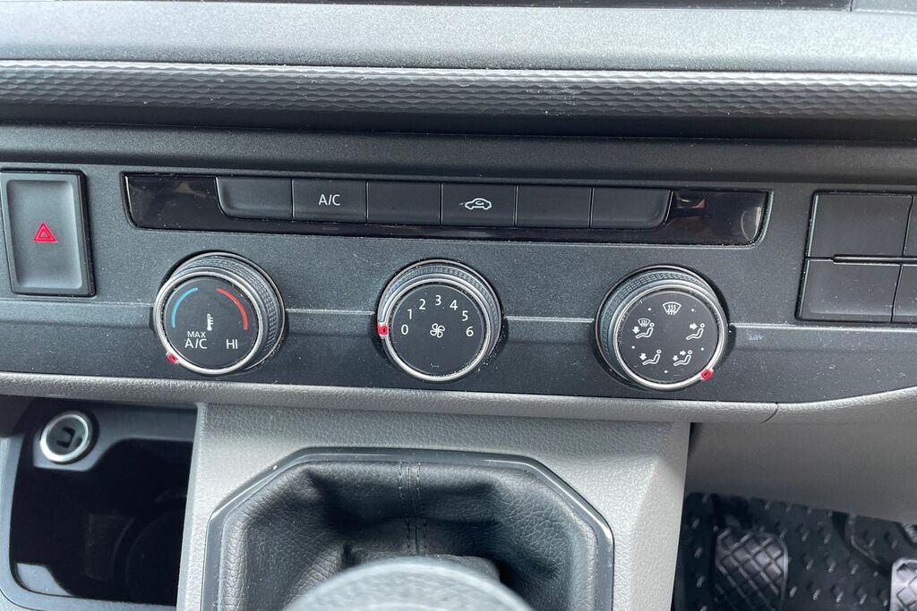 Volkswagen Transporter 2L Startline White #33