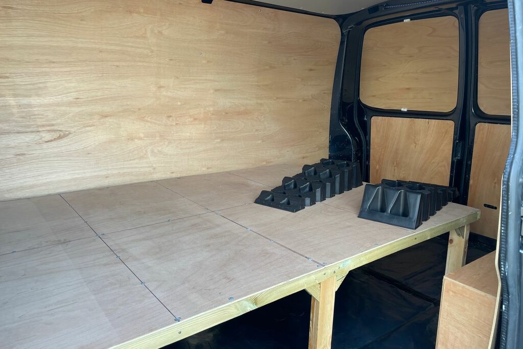 Volkswagen Transporter 2L Startline White #48