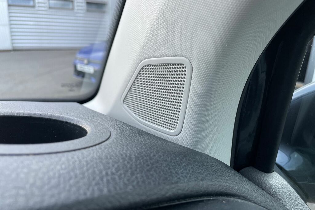 Volkswagen Transporter 2L Startline White #40
