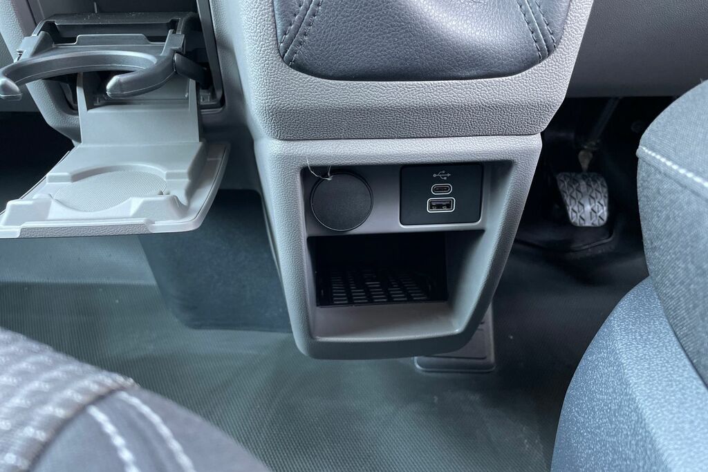 Volkswagen Transporter 2.0 Tdi 170Ps Commerce Pro Van Grey #34