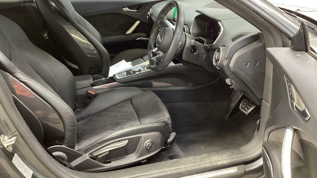 Audi TT Audi Tt Coup- Black Edition 40 Tfsi 197 Ps S Troni Grey #4