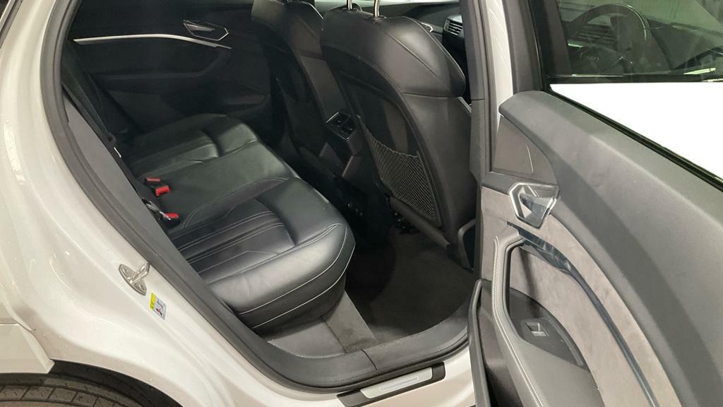Audi E-tron 55 Black Edition Sportback Quatt White #8