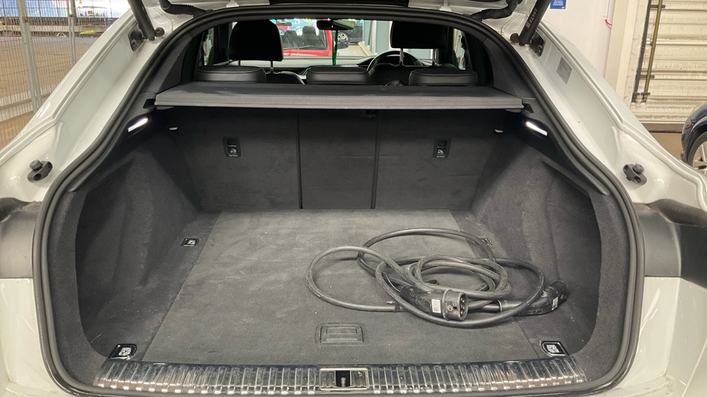 Audi E-tron 55 Black Edition Sportback Quatt White #7