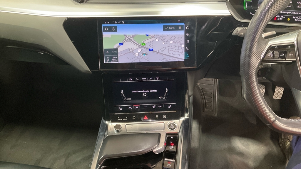 Audi E-tron 55 Black Edition Sportback Quatt White #10