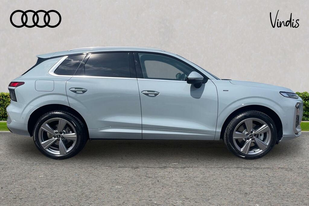 Audi Q3 Audi Q3 Estate 1.5 E-hybrid S Line S Tronic KO26HMJ Grey #4