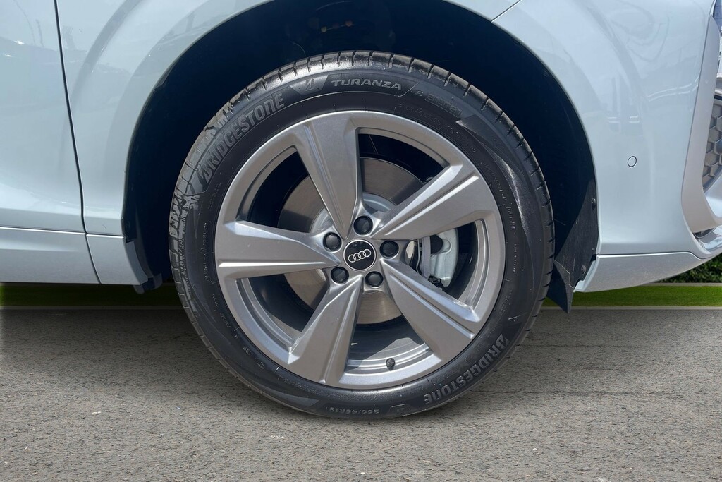 Audi Q3 Audi Q3 Estate 1.5 E-hybrid S Line S Tronic KO26HMJ Grey #5