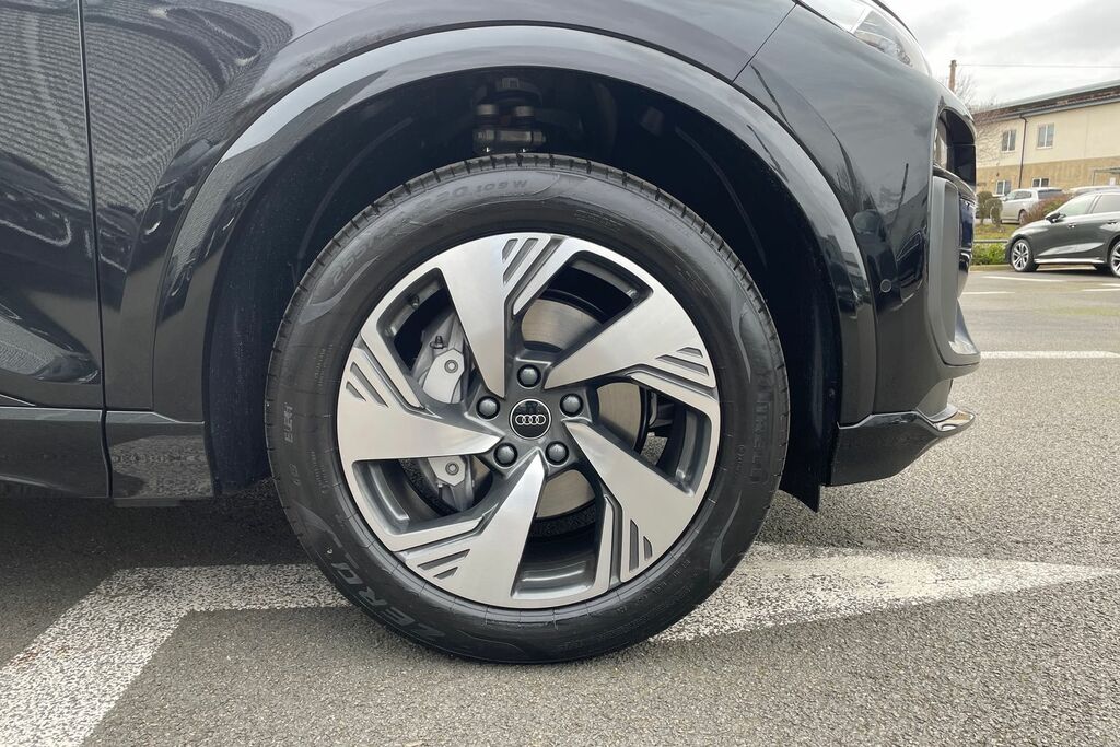 Audi Q6 E-Tron Audi Q6 E-tron Sportback Sportback Q6 S Line E-tro Black #5