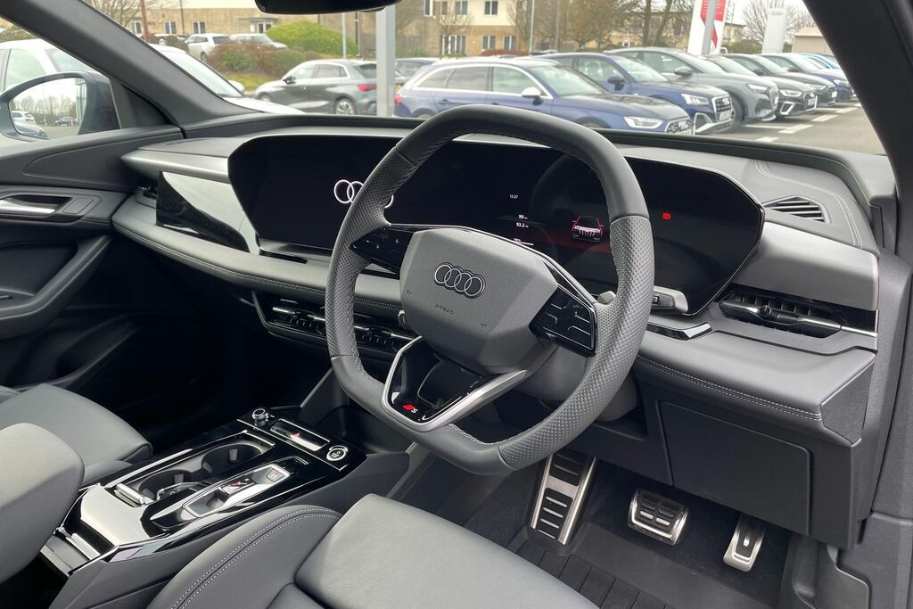 Audi Q6 E-Tron Audi Q6 E-tron Sportback Sportback Q6 S Line E-tro Black #6