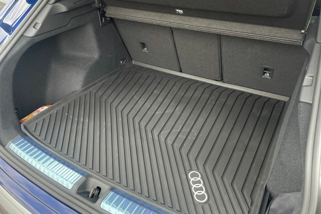 Audi Q3 Edition 1 E-hybrid 272 Ps S Tronic Grey #9