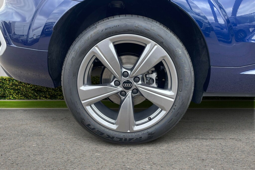 Audi Q3 Audi Q3 Estate 1.5 Tfsi S Line S Tronic Blue #5