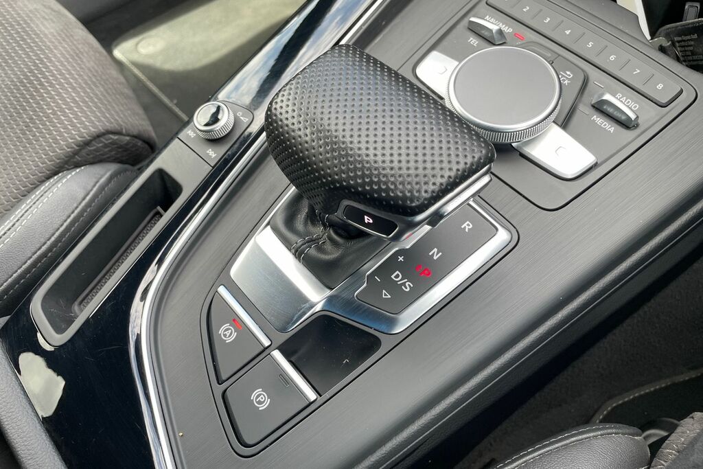 Audi A4 Avant 2.0 Tdi 190 Quattro Black Ed S Tronic Tech Red #11
