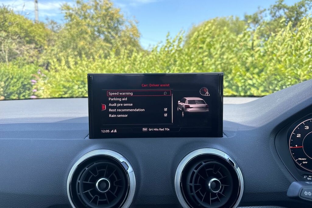 Audi Q2 Audi Q2 S Line 35 Tfsi 150 Ps 6-Speed Grey #23