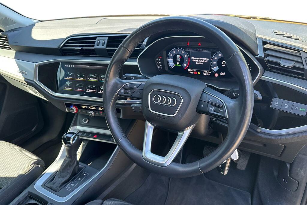 Audi Q3 Audi Q3 Sport 35 Tfsi 150 Ps S Tronic Black #6