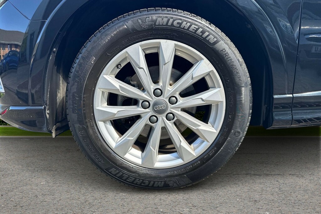 Audi Q3 Audi Q3 Sport 35 Tfsi 150 Ps S Tronic Black #5
