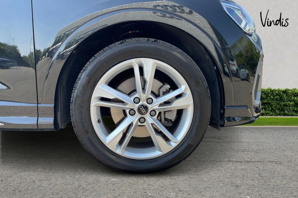 Audi Q3 Black Edition 35 Tdi 150 Ps S Tronic White #5