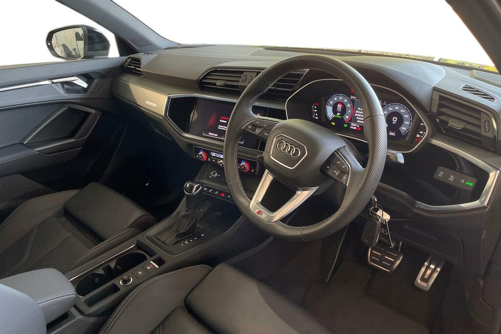 Audi Q3 Black Edition 35 Tdi 150 Ps S Tronic White #6