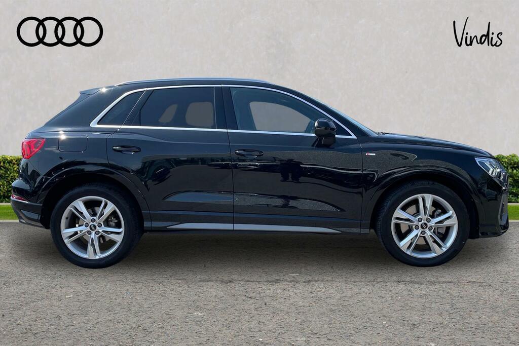 Audi Q3 Black Edition 35 Tdi 150 Ps S Tronic White #4