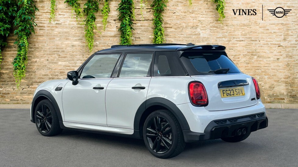 Mini Hatch 5-Door Hatch Cooper S Sport FG23SDV White #2