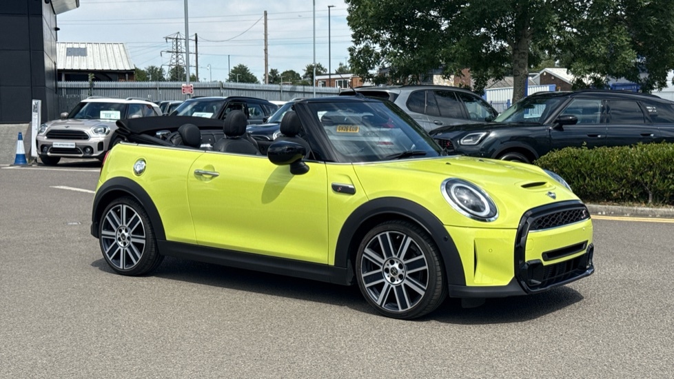 Mini Convertible Convertible Cooper S Exclusive Yellow