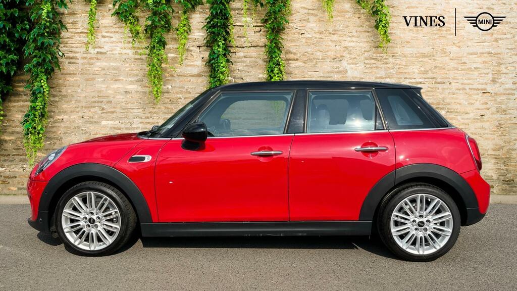 Mini Hatch 5-Door Hatch Cooper Exclusive Red #4