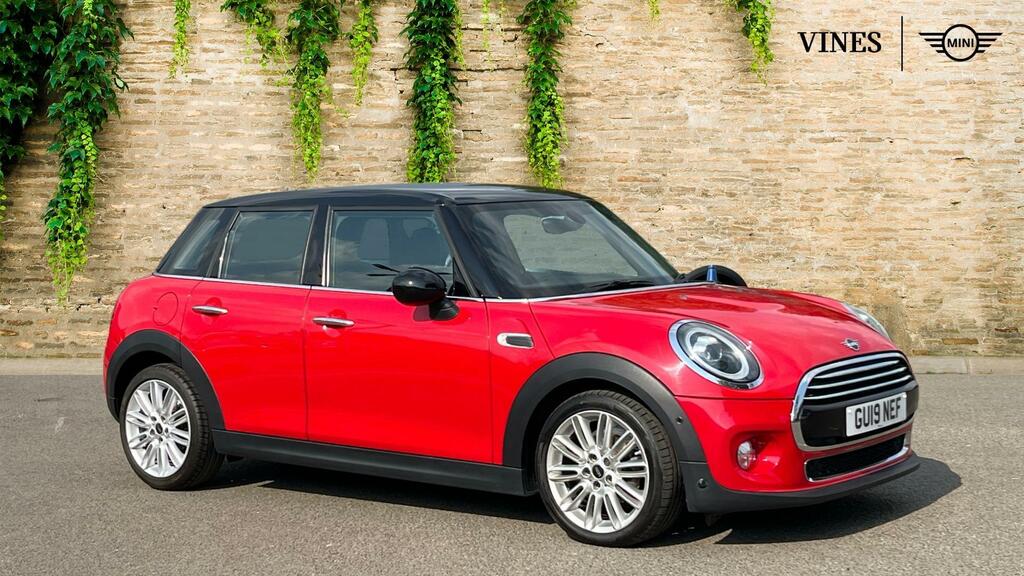 Mini Hatch 5-Door Hatch Cooper Exclusive Red