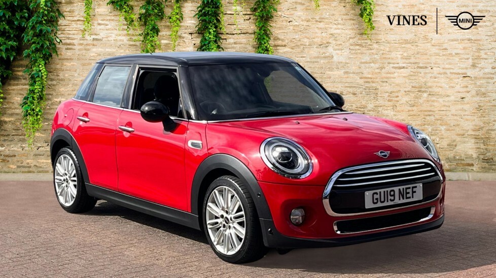 Mini Hatch 5-Door Hatch Cooper Exclusive Red