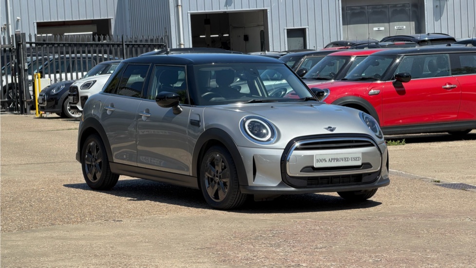 Mini Hatch 5-Door Hatch Cooper Classic Silver