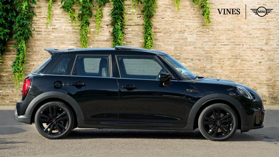Mini Hatch 5-Door Hatch Cooper S Sport NY23JVH Black #3