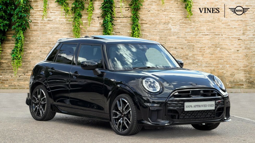 Mini Hatch Cooper C Black