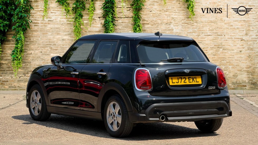 Mini Hatch 5-Door Hatch Cooper Classic LJ72EKL Black #2