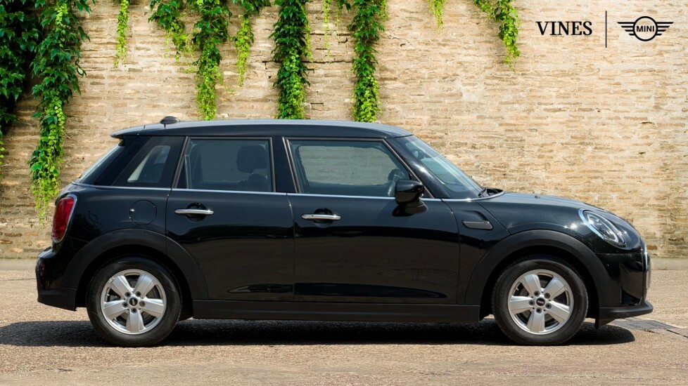 Mini Hatch 5-Door Hatch Cooper Classic LJ72EKL Black #3