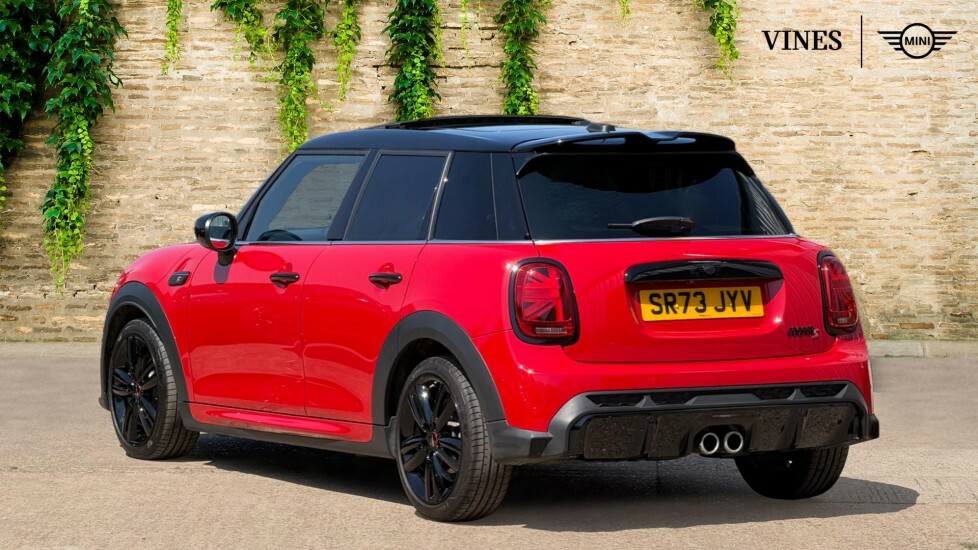 Mini Hatch 5-Door Hatch Cooper S Sport SR73JYV Red #2