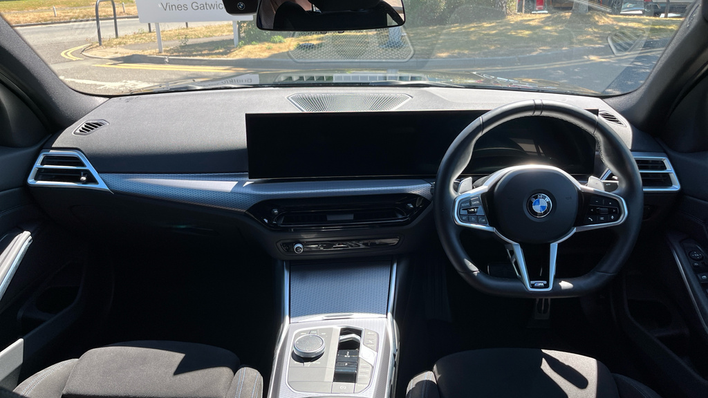 BMW 3 Series 320I M Sport Saloon GV75XBP #4