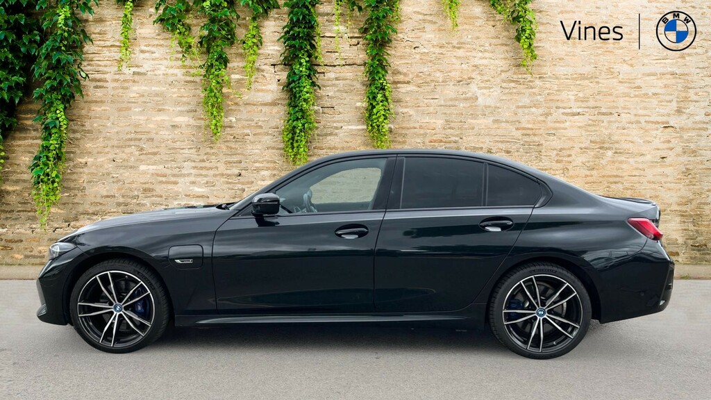 BMW 3 Series 330E Xdrive M Sport Saloon AO73KMG #3